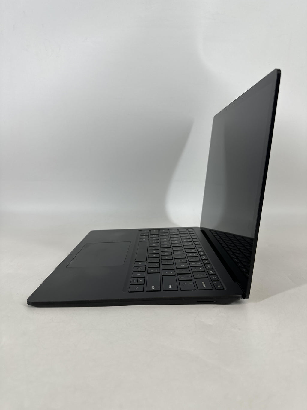 Microsoft Surface Laptop 4 13.5 Black 3.0 GHz Intel Core i7 11th Gen. 16GB RAM 256GB Solid State Drive