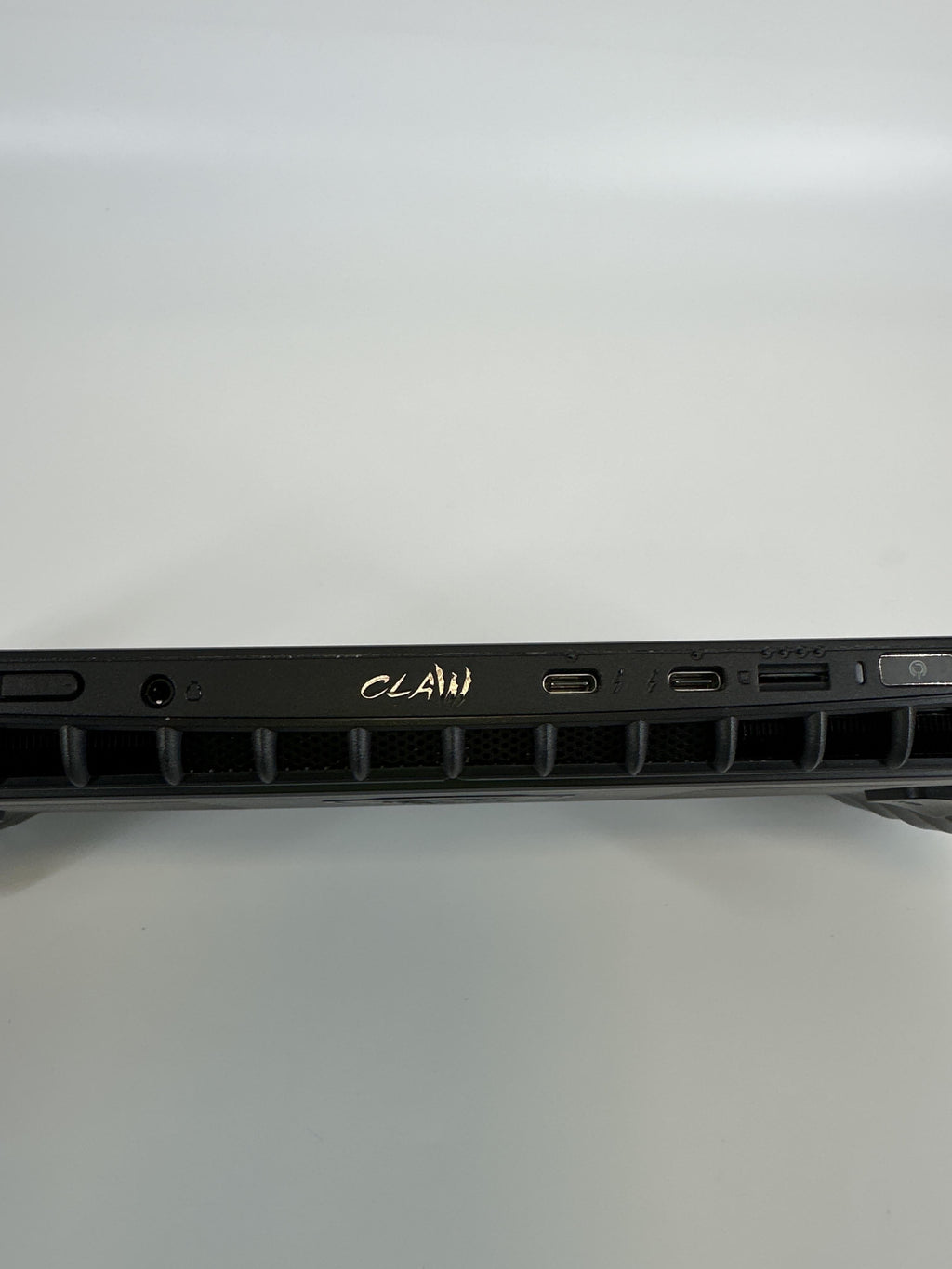 MSI Claw 8 AI+ Sandstorm Intel Core Ultra 7 Series 2 32GB RAM 2TB Solid State Drive