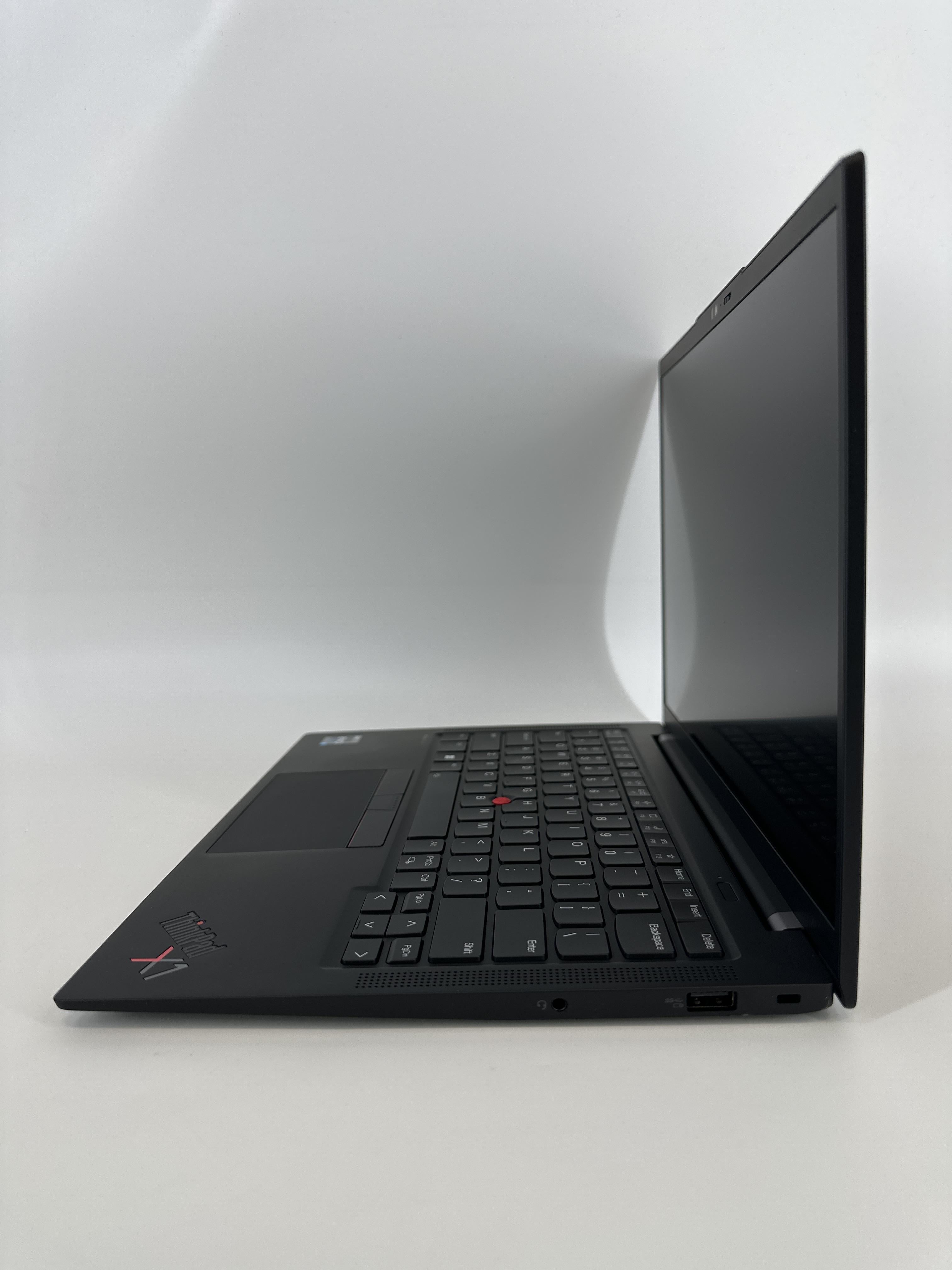 Lenovo ThinkPad X1 Carbon Gen 11 14 Black 1.7 GHz Intel Core i7 13th Gen. 16GB RAM 512GB Solid State Drive