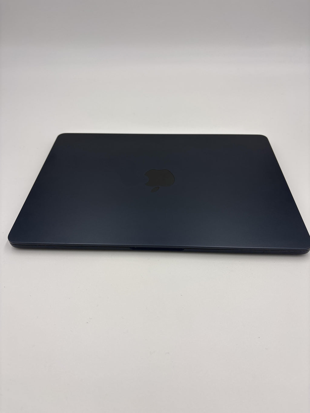 MacBook Air 13 2022 Blue 3.49 GHz M2 8-Core CPU 8GB Unified Memory 256GB Solid State Drive 8-Core GPU