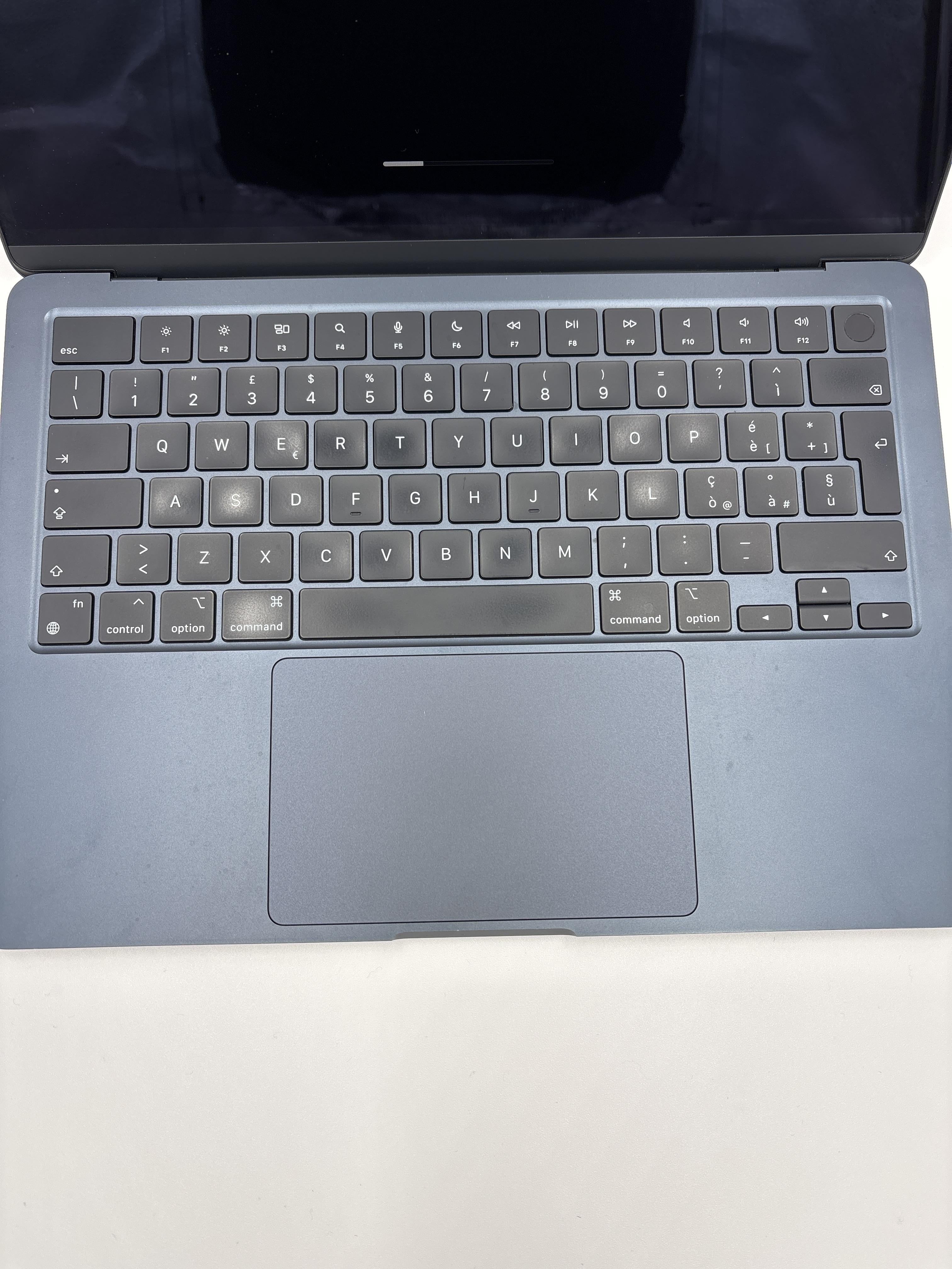 MacBook Air 13 2022 Blue 3.49 GHz M2 8-Core CPU 8GB Unified Memory 256GB Solid State Drive 8-Core GPU